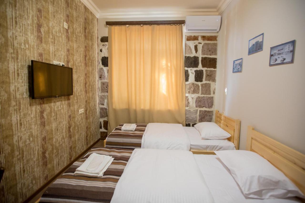 Studio Boutique Hotel At Cascade Ereván Exterior foto